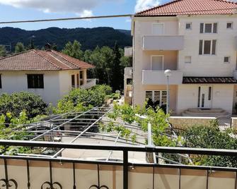 Apartments Emmas Studio - Stari Grad - Balcony