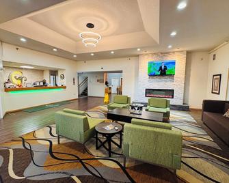 Grandstay Hotel and Suites - Waseca - Lobby
