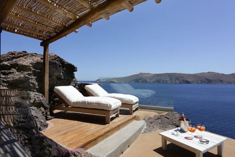 ألباتروس كلوب ميكونوس