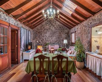 Canarian house with pool, barbecue, wifi, netflix - La Orotava - Ravintola