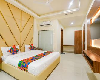 Fabhotel K9 Royal - Ludhiana - Quarto