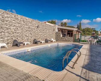 5 Bedroom Gorgeous Home In Los Barrios - Los Barrios - Pool