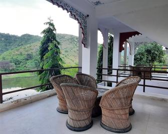 Lake Alpi resort Kumbhalgarh - Kelwāra - Balcony
