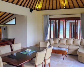 Bagus Agro Pelaga - Petang - Sala de estar