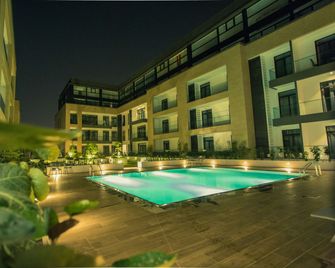 Accra Luxury Apartments at The Gardens - Accra - Pool