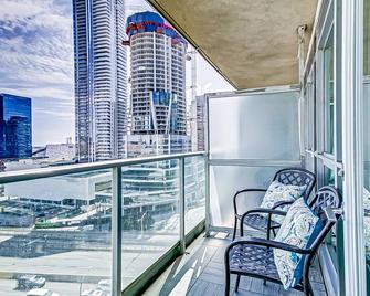 Yonge Street Downtown Toronto Condos - Toronto - Balcón