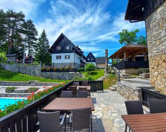 Plitvice Ethno House - פליטביצ'קה יזרה - פטיו