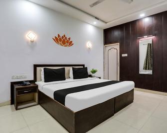 Hotel O Tajganj Near Taj Mahal West Gate - Agra - Bedroom