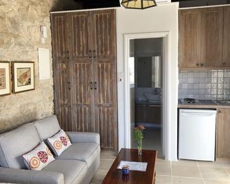 Niki's House - Limassol - Living room