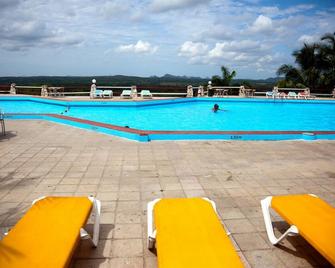 Islazul Hotel Mirador de Mayabe - Holguín - Pool