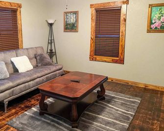 The Miner's Getaway In Lead Sd - Lead - Wohnzimmer