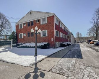 This apartment is located on Main Street in Wellsville NY. - Wellsville - Gebouw