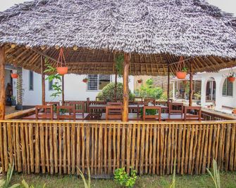 La Casa Preciosa - Tanga - Patio