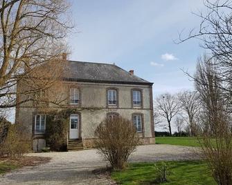 Beautiful house near Chartres - Hanches - Edificio
