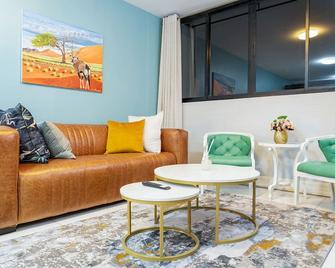 La Belle Luxury Suite Windhoek City Centre - Windhoek - Salon