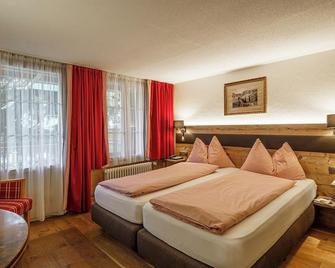 Alpenblick Hotel & Restaurant Wilderswil by Interlaken - Wilderswil - Bedroom