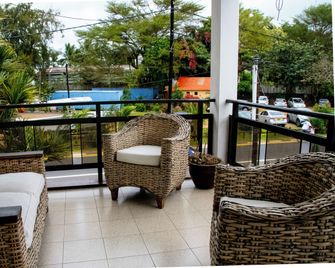 Oceanic Villa - Grand Baie - Balcón