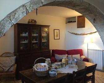 Family accommodation - Residenza La Torre - Santo Stefano di Sessanio - Comedor