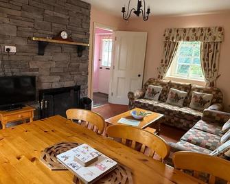 The Stable at Magheramore Courtyard in the scenic Roe Valley - Limavady - Living room