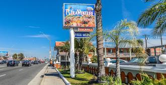 Aqua Venture Inn - Long Beach - Rakennus