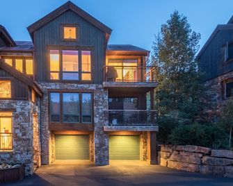 Lynx at The Terraces- Slopeside Ski-in/Ski-Out Condo in The Meadows of Mountain - Mountain Village - Building