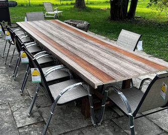 5 Minutes to Southampton's gorgeous beach! Family and pet friendly cottage. - Southampton - Patio