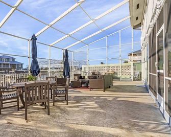 1/1 Condo in St. James City! Boat Slip Included! - Saint James City - Balcón