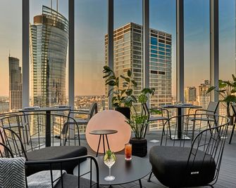 Holiday Inn Express Warsaw - The Hub By IHG - Warschau - Bar