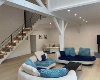 Stunning Home in Divonne-les-Bains - Divonne-les-Bains - Living room