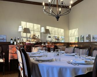 Large Farmhouse Near Ra, Kohler And Golf - Plymouth - Restaurant