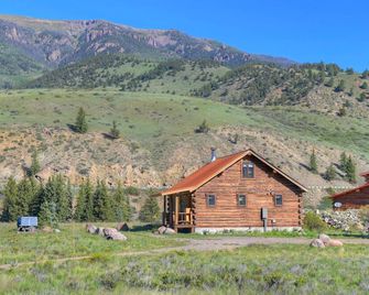 Bristol Head Acres Rustic Cabin - Creede - Edificio