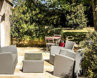 Cottage \'Ile d'Aix\' with 7x7m swimming pool, 20 minutes from the beaches - Champdolent - Patio