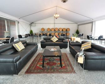 Sanctuary by Sirromet - Mount Cotton - Lounge