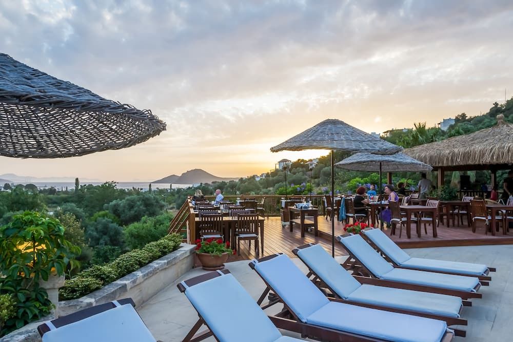 4reasons hotel + bistro | 12+ - יאליקבאק - פטיו