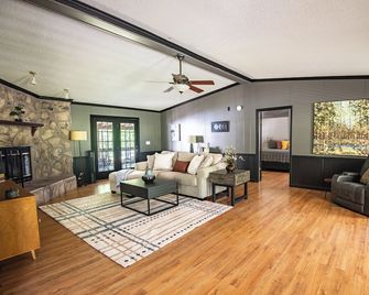 Tranquil Trails – Hot Tub • Porch • Fenced Yard - Bessemer - Sala de estar