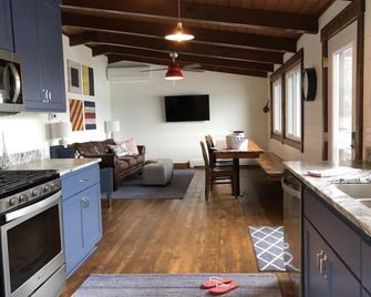 Cabin On Rush Lake - Includes Pontoon & Sauna!! Completely Remodeled & Sleeps 8. - Crosslake - Kitchen