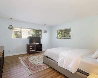 Cheerful Villa Calabasas adjacent - Woodland Hills - Bedroom