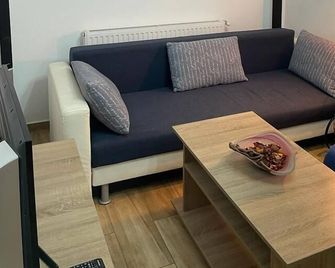 O Sole Mio Aparthotel - Bukarest - Wohnzimmer