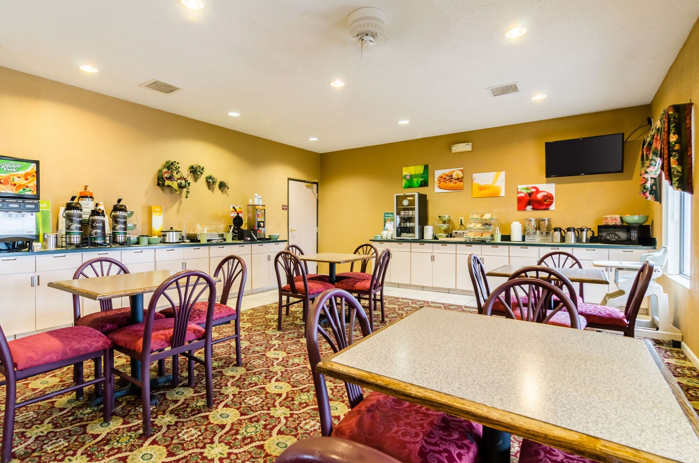 Quality Inn Suites 67 9 5 Manhattan Hotel Deals Reviews