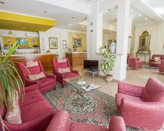 Hotel Mediterraneo - צ'פאלו - לובי