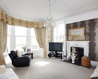 Island Seaview Villa with Swim Spa & Sauna - Rothesay - Living room