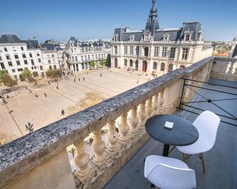 Hotel Central - Poitiers - Balcony
