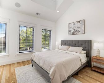 Newly Built Modern Home in Alexandria! - Alexandria - Chambre