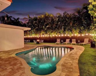 Family-Friendly Beach House, Steps to Beach - Fort Lauderdale