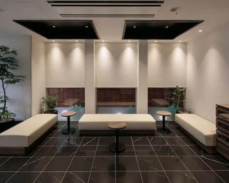 Hotel Mystays Kagoshima Tenmonkan Annex - Kagoshima - Lounge