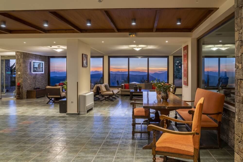 Anemolia Mountain Resort - אראכובה - לובי