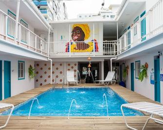 هوتل أييندا كارتاجينا بلو 1804 - كارتاخينا دي إندياس - حوض السباحة