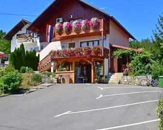 Apartments Kristic - Rakovica - Edificio