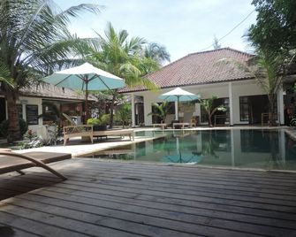 Casus Dream Hotel - Pemenang - Pool
