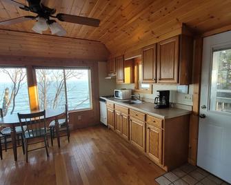 Superior Reflections Cabin #2 on Lake Superior - Schroeder - Kitchen